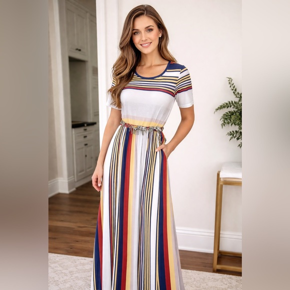 Dresses & Skirts - Vintage Maxi Dress